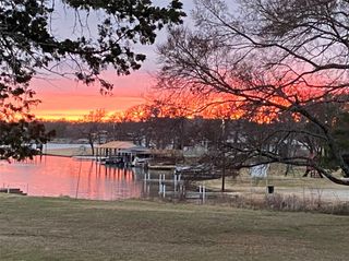 316 Comanche Drive, Lake Kiowa, TX 76240
