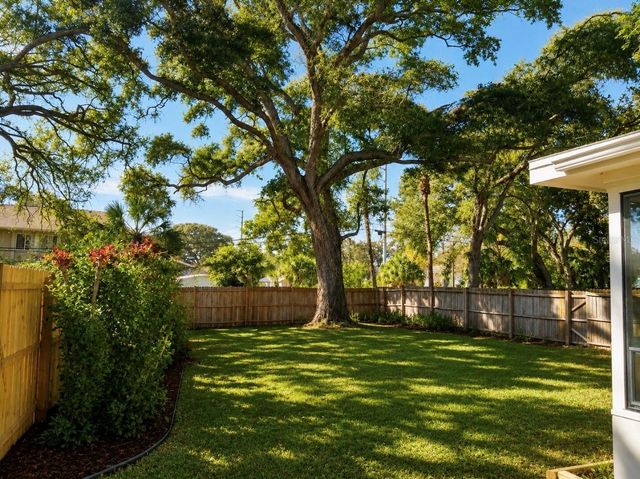 446 NEW YORK AVENUE, Dunedin, FL 34698