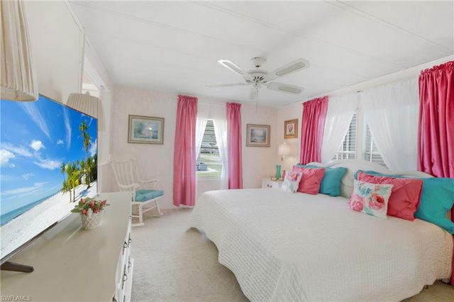 815 Holly Berry CT, North Fort Myers, FL 33917