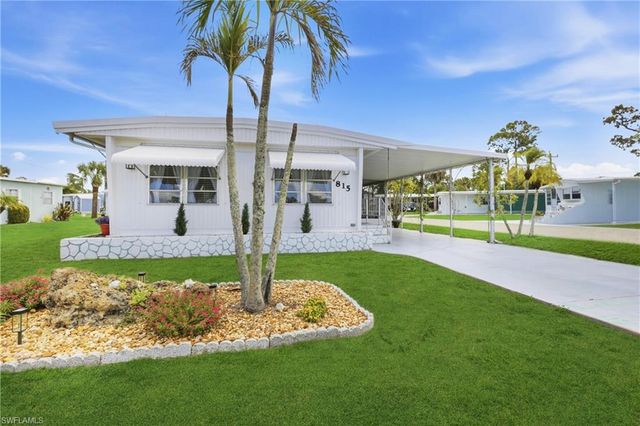 815 Holly Berry CT, North Fort Myers, FL 33917