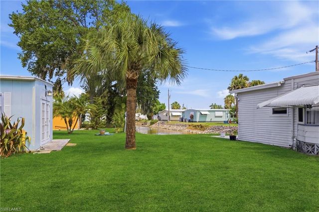 815 Holly Berry CT, North Fort Myers, FL 33917