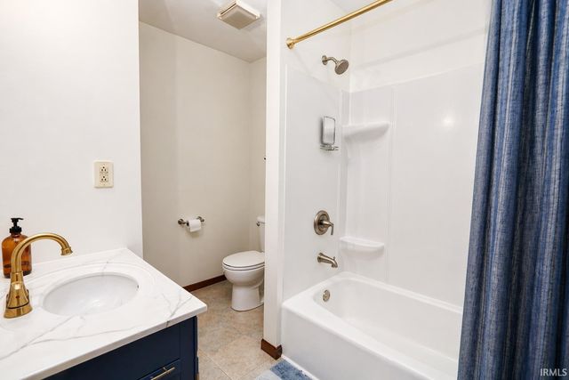 53240 Lehner Court, Granger, IN 46530