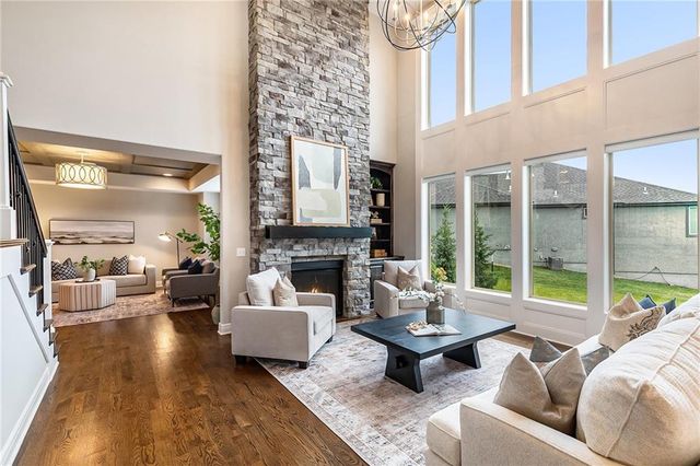 15801 Canterbury Street, Overland Park, KS 66224