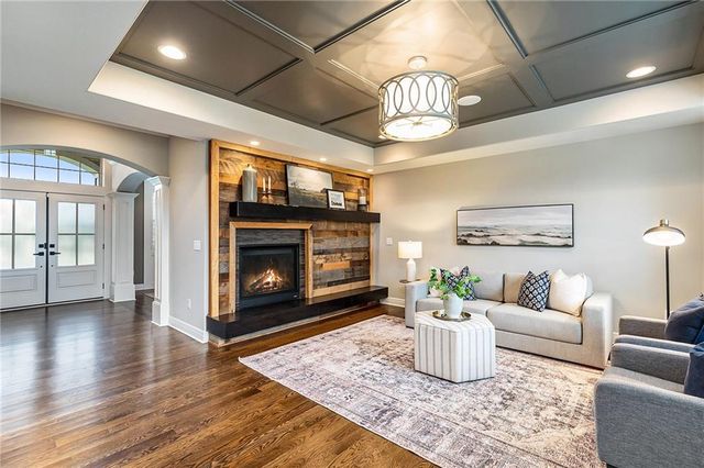 15801 Canterbury Street, Overland Park, KS 66224