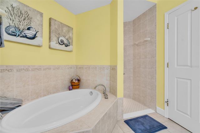 5204 BOUCHARD CIRCLE 102, Sarasota, FL 34238