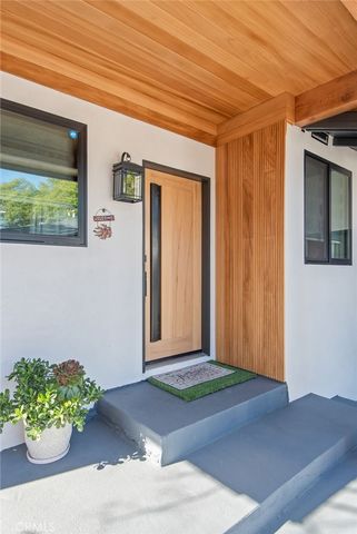 3007 3009 S Hobart Boulevard, Los Angeles, CA 90018
