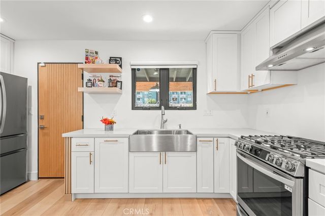 3007 3009 S Hobart Boulevard, Los Angeles, CA 90018
