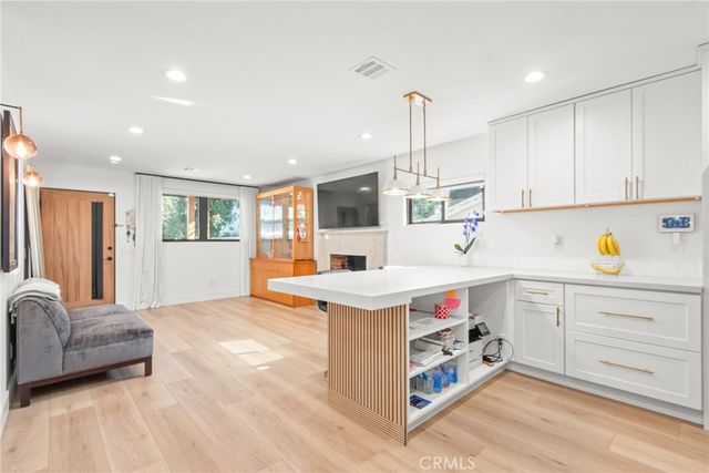 3007 3009 S Hobart Boulevard, Los Angeles, CA 90018