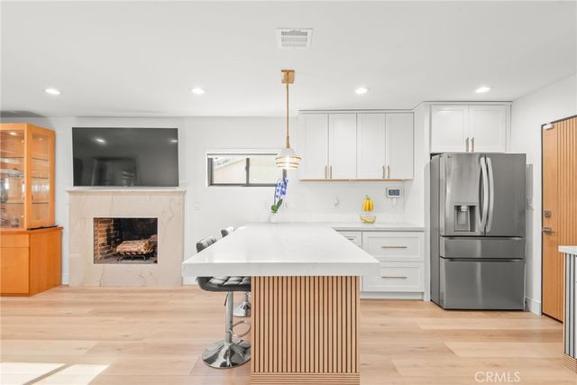 3007 3009 S Hobart Boulevard, Los Angeles, CA 90018