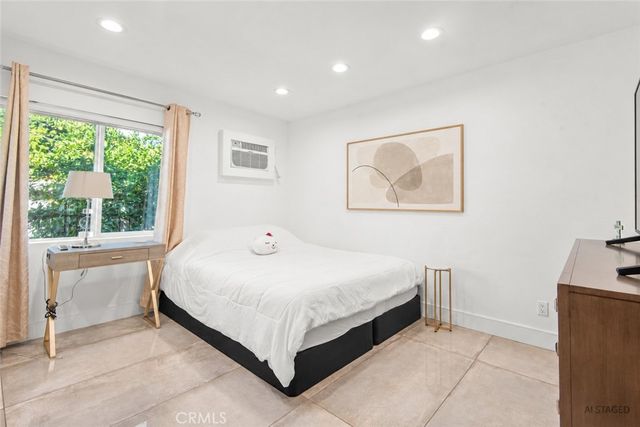 3007 3009 S Hobart Boulevard, Los Angeles, CA 90018