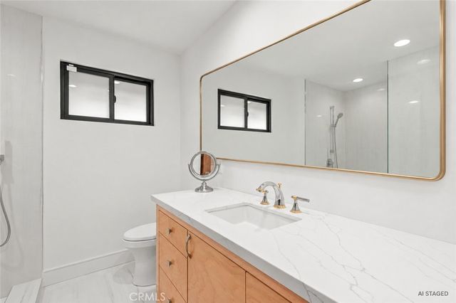 3007 3009 S Hobart Boulevard, Los Angeles, CA 90018