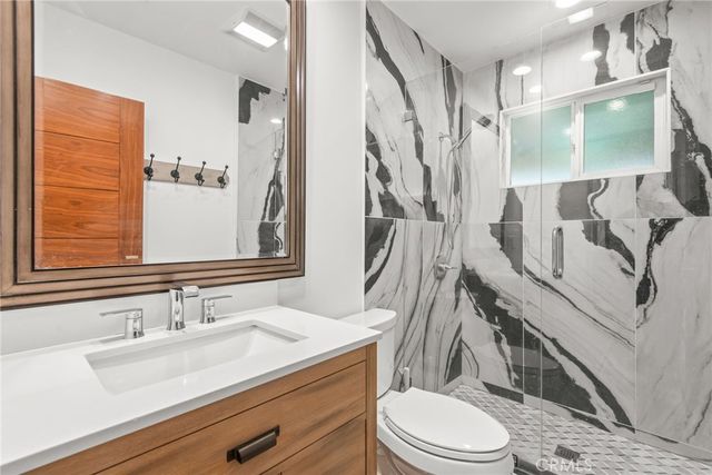 3007 3009 S Hobart Boulevard, Los Angeles, CA 90018