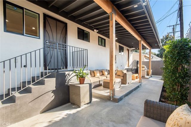 3007 3009 S Hobart Boulevard, Los Angeles, CA 90018