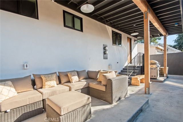 3007 3009 S Hobart Boulevard, Los Angeles, CA 90018