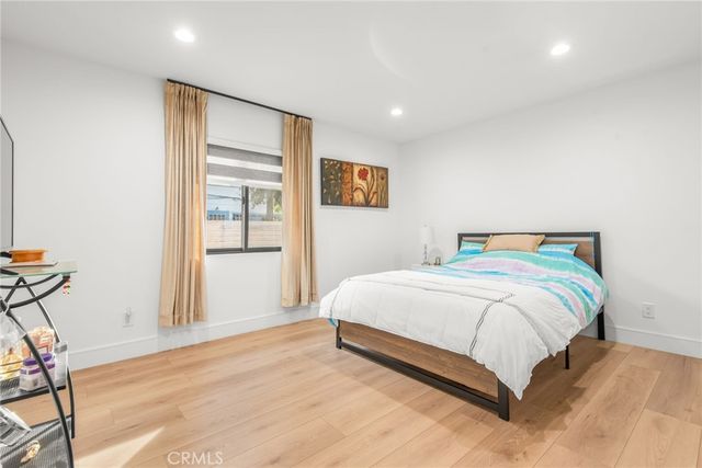 3007 3009 S Hobart Boulevard, Los Angeles, CA 90018
