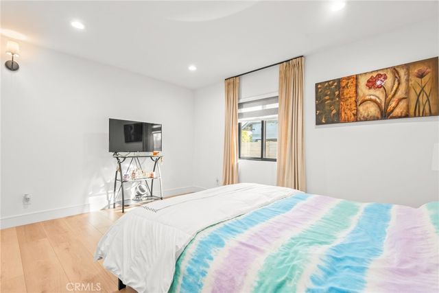3007 3009 S Hobart Boulevard, Los Angeles, CA 90018