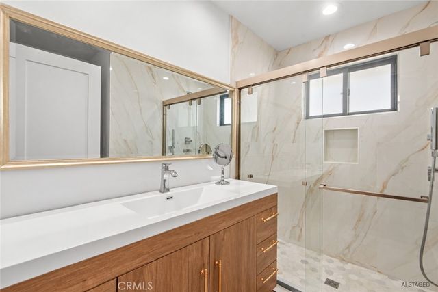 3007 3009 S Hobart Boulevard, Los Angeles, CA 90018