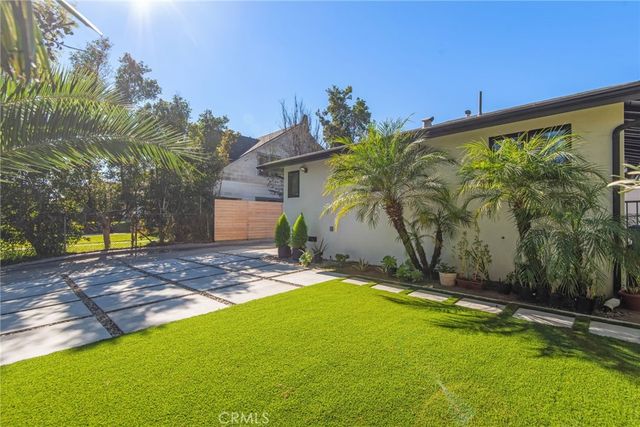 3007 3009 S Hobart Boulevard, Los Angeles, CA 90018