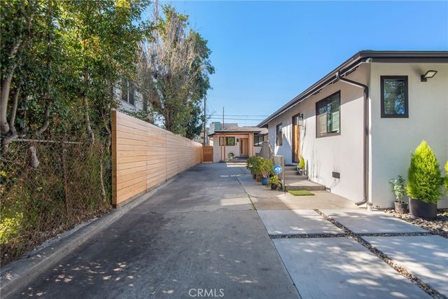 3007 3009 S Hobart Boulevard, Los Angeles, CA 90018