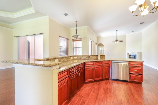 15137 85th Avenue N, Palm Beach Gardens, FL 33418