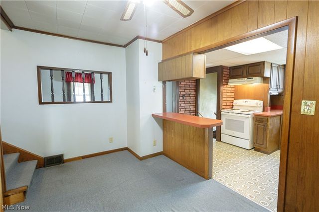 518 Hoover Place SE, Hartville, OH 44632
