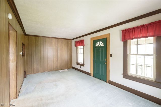 518 Hoover Place SE, Hartville, OH 44632