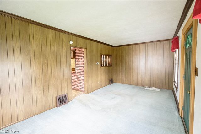 518 Hoover Place SE, Hartville, OH 44632