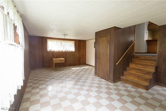 518 Hoover Place SE, Hartville, OH 44632