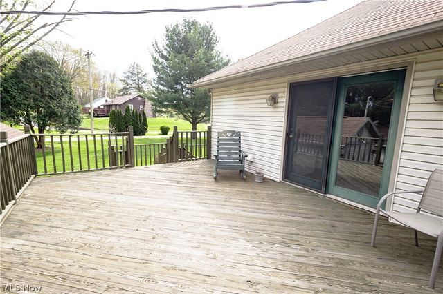 518 Hoover Place SE, Hartville, OH 44632
