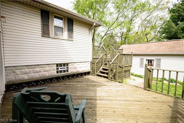 518 Hoover Place SE, Hartville, OH 44632