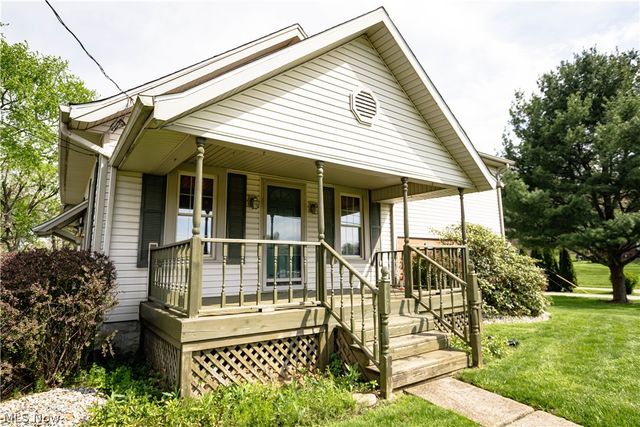 518 Hoover Place SE, Hartville, OH 44632