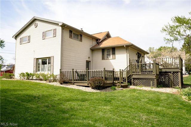 518 Hoover Place SE, Hartville, OH 44632