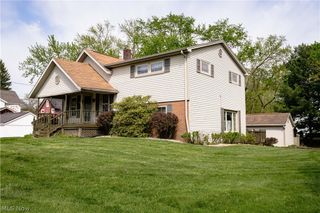 518 Hoover Place SE, Hartville, OH 44632