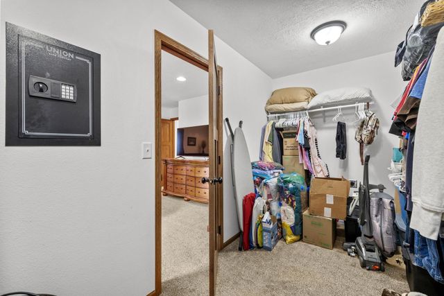 117 7th St SE, Minot, ND 58701