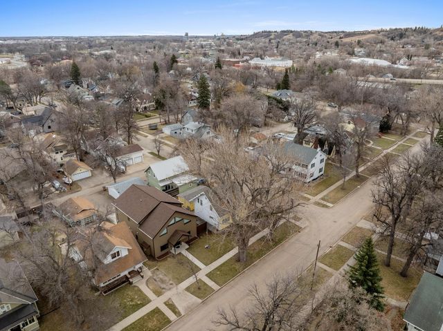 117 7th St SE, Minot, ND 58701