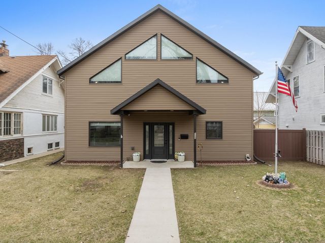 117 7th St SE, Minot, ND 58701
