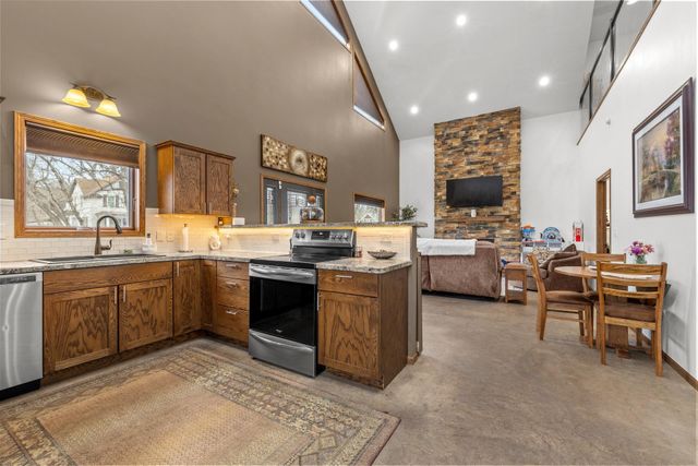 117 7th St SE, Minot, ND 58701