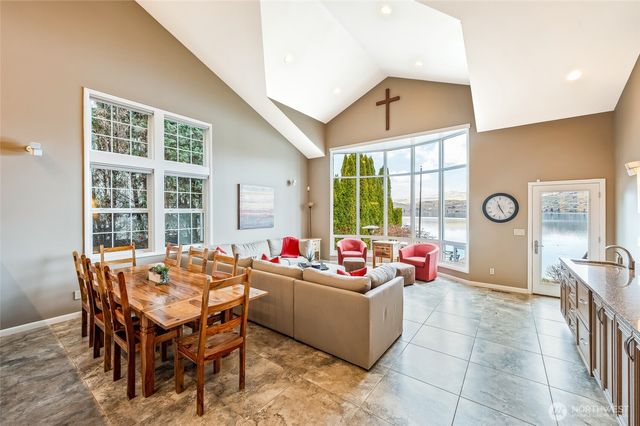 4102 US Highway 97A, Chelan, WA 98816