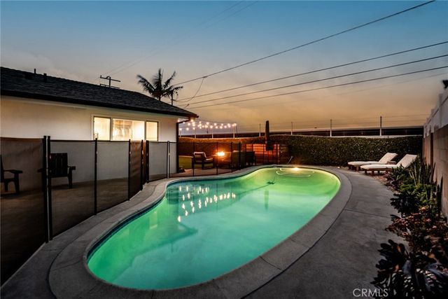 6172 Shields, Huntington Beach, CA 92647