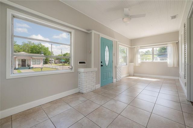 302 W HILDA STREET, Tampa, FL 33603