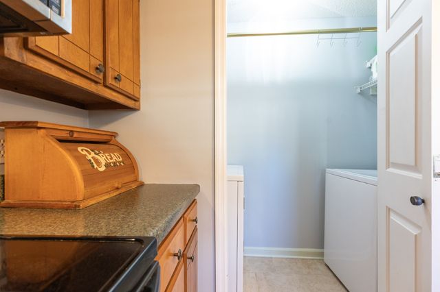 100 Deerpoint Ln, Hendersonville, TN 37075