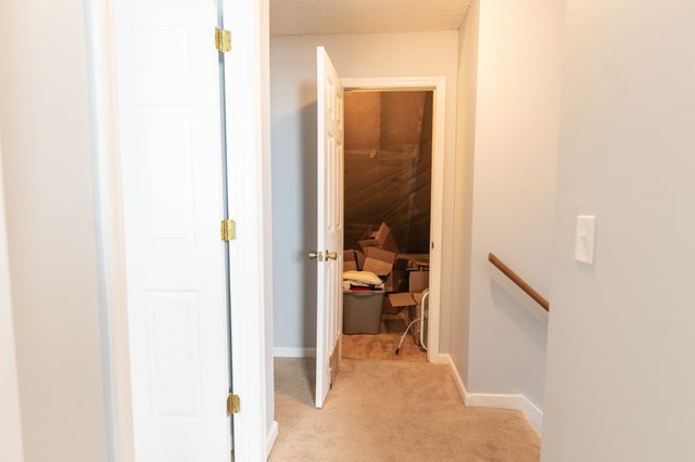 100 Deerpoint Ln, Hendersonville, TN 37075