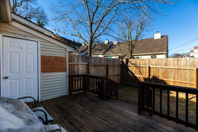 100 Deerpoint Ln, Hendersonville, TN 37075