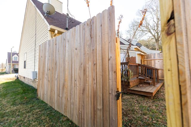 100 Deerpoint Ln, Hendersonville, TN 37075