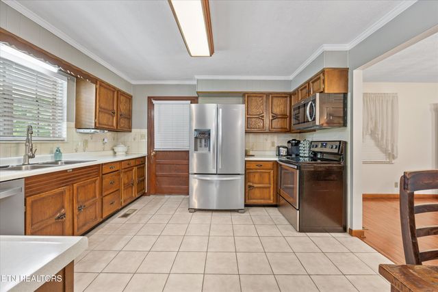 8028 Oak Ridge Hwy, Knoxville, TN 37931