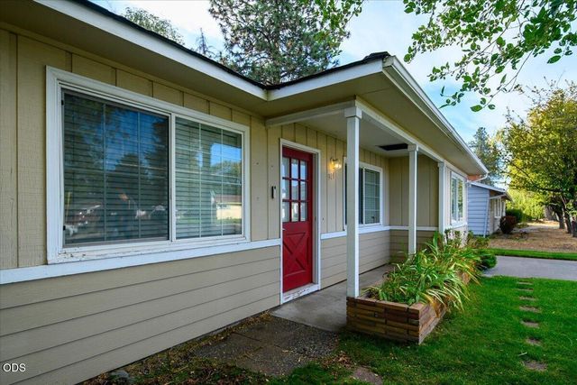 914 SW 15th Street, Redmond, OR 97756