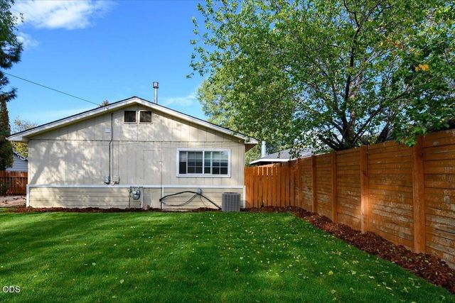 914 SW 15th Street, Redmond, OR 97756