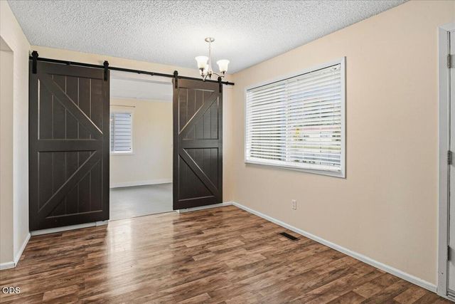914 SW 15th Street, Redmond, OR 97756