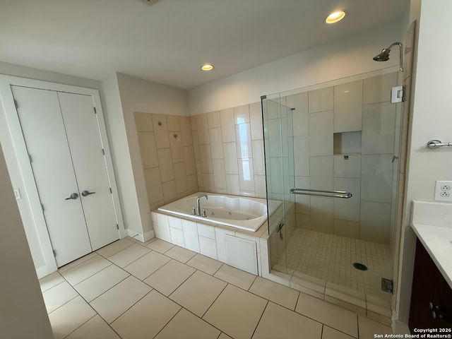 610 E Market St Unit 2803, San Antonio, TX 78205