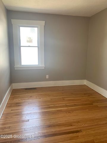 618 Poutre Avenue, Rotterdam, NY 12306